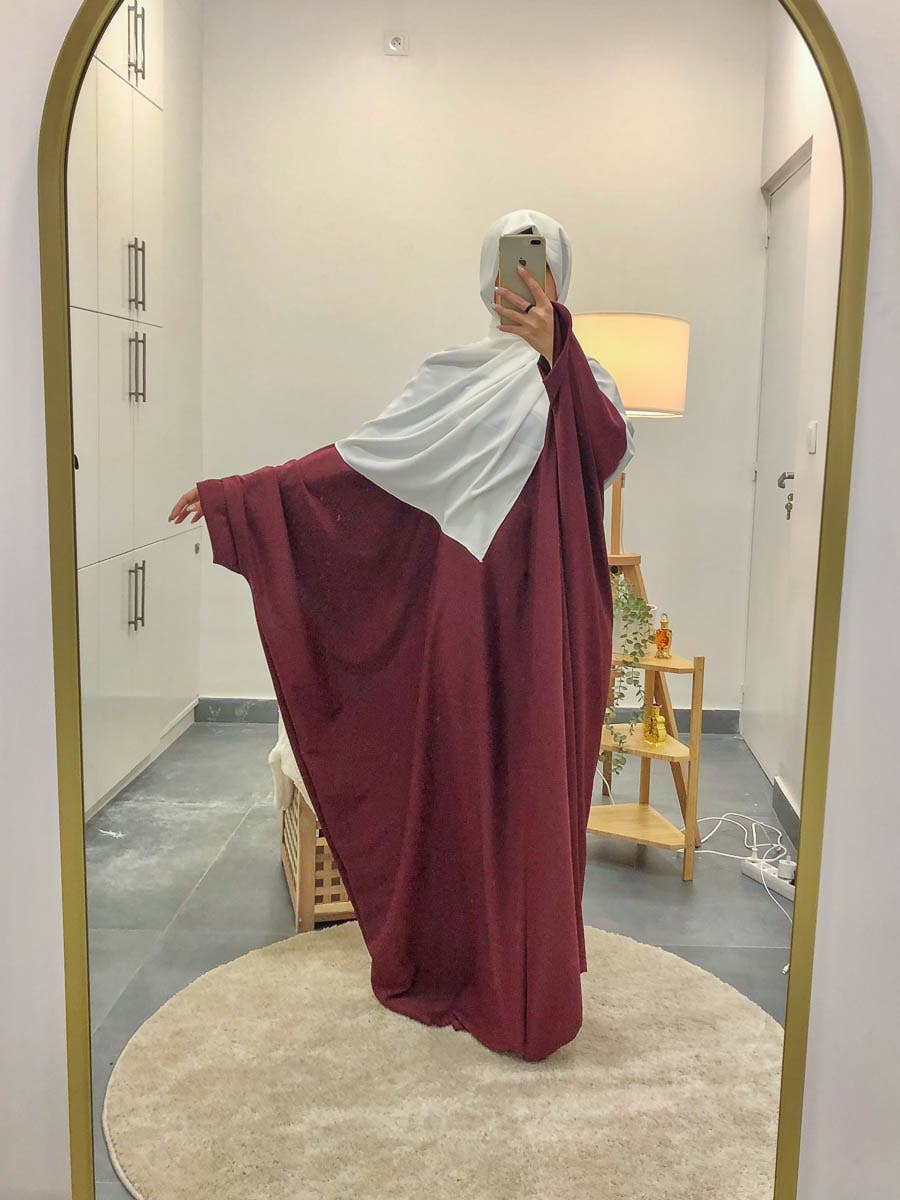 Abaya Amplia – Elegancia y Comodidad