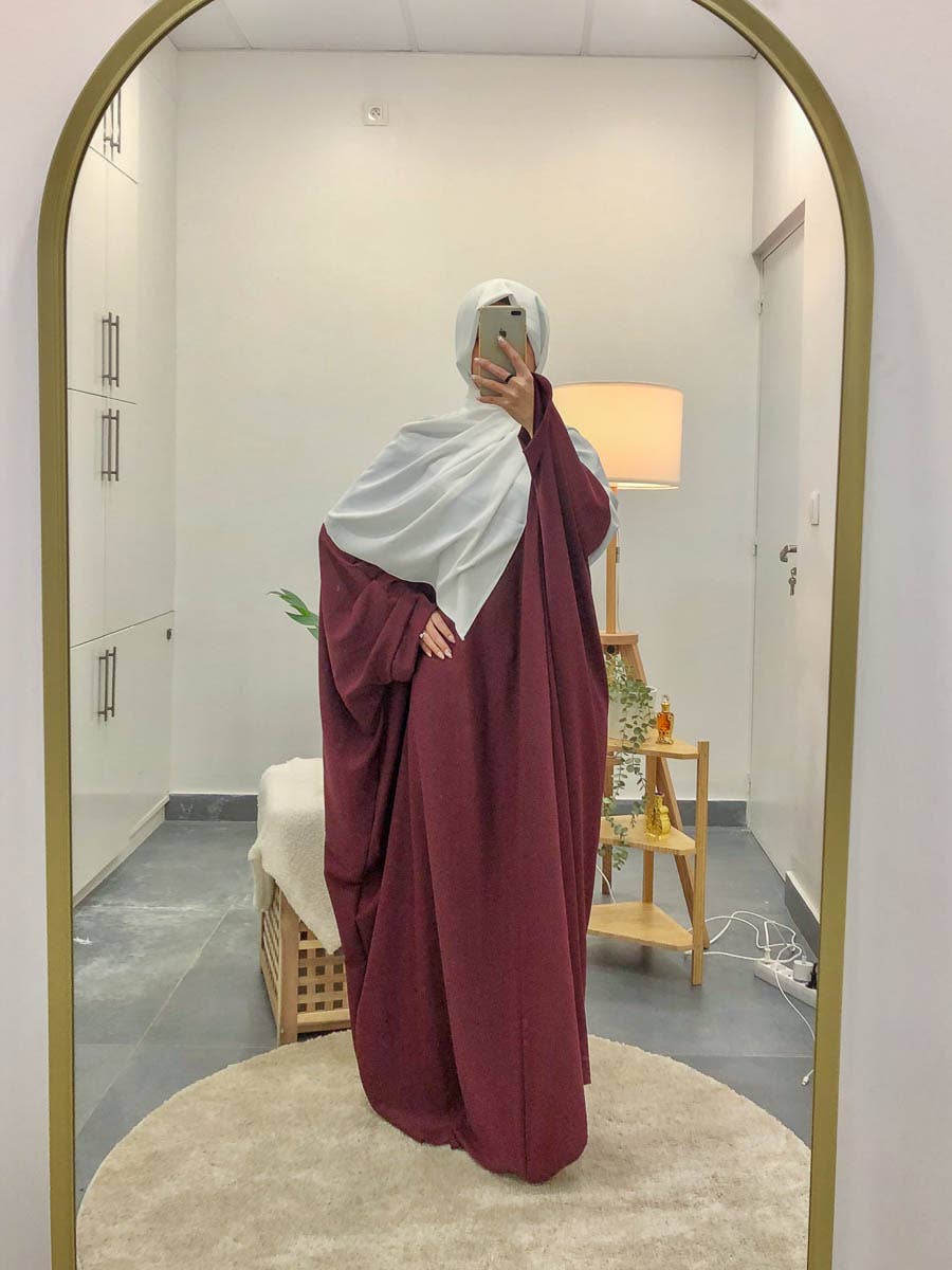 Abaya Amplia – Elegancia y Comodidad