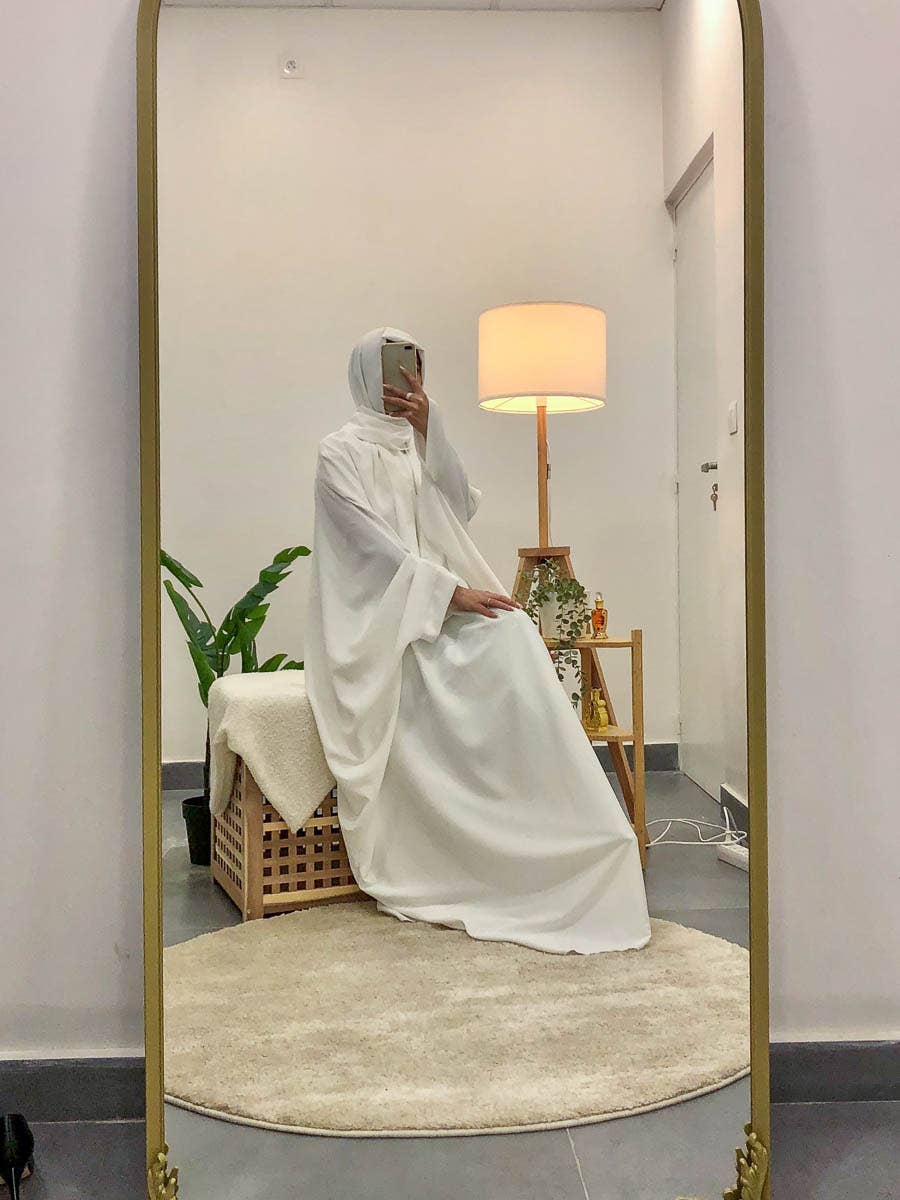 Abaya Amplia – Elegancia y Comodidad