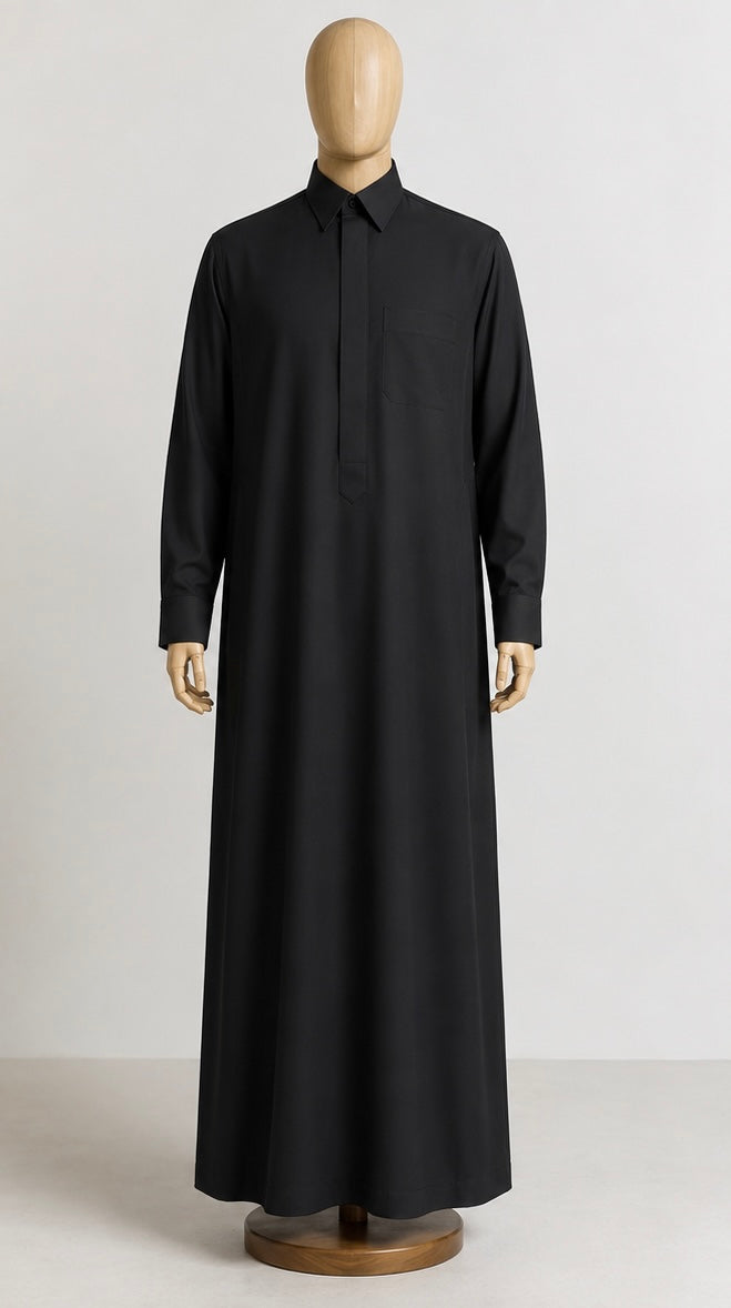 Qamis Saudí Al-Aswad — Negro