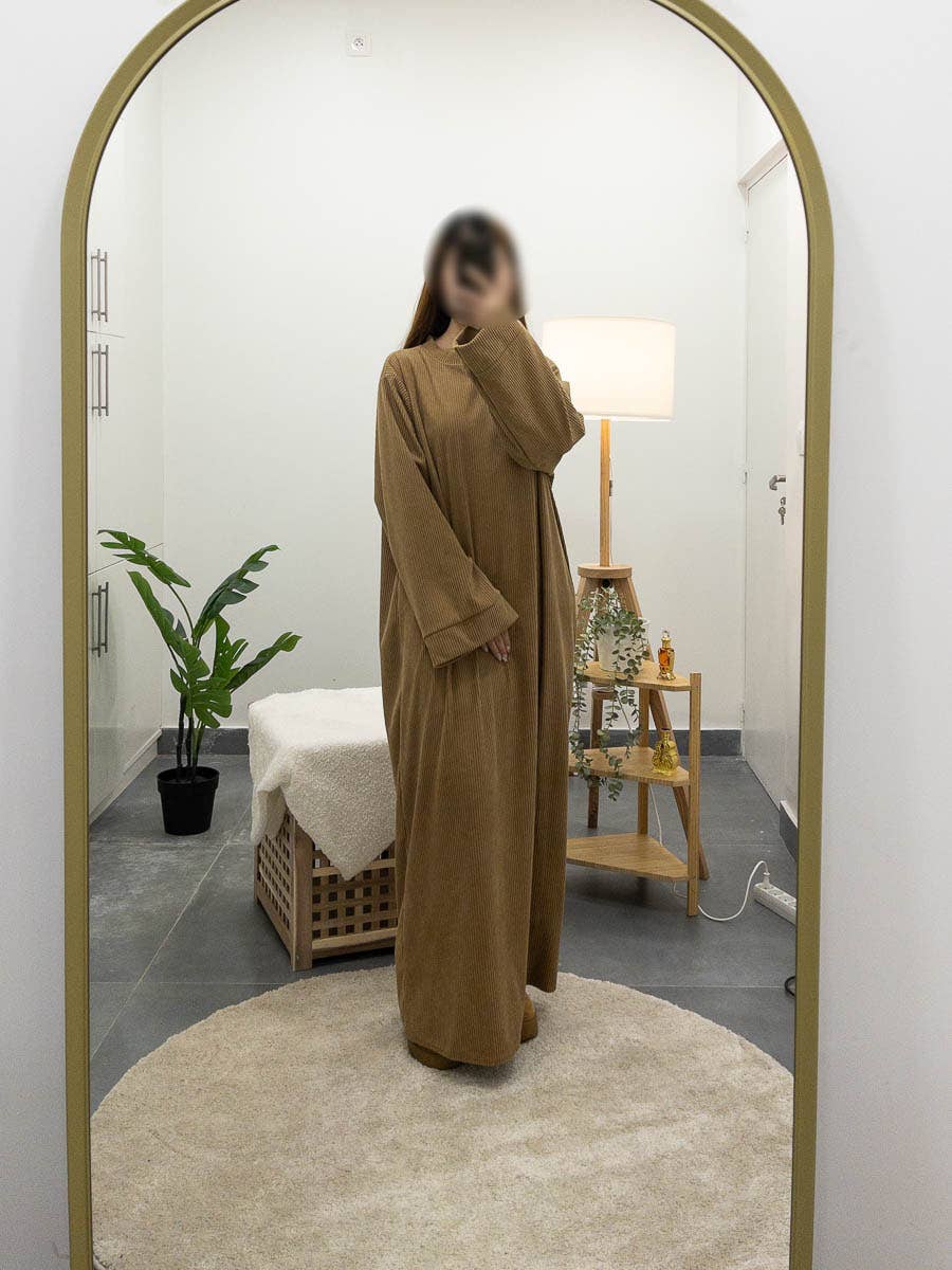 Abaya Larga de Pana – Elegancia y Calidez