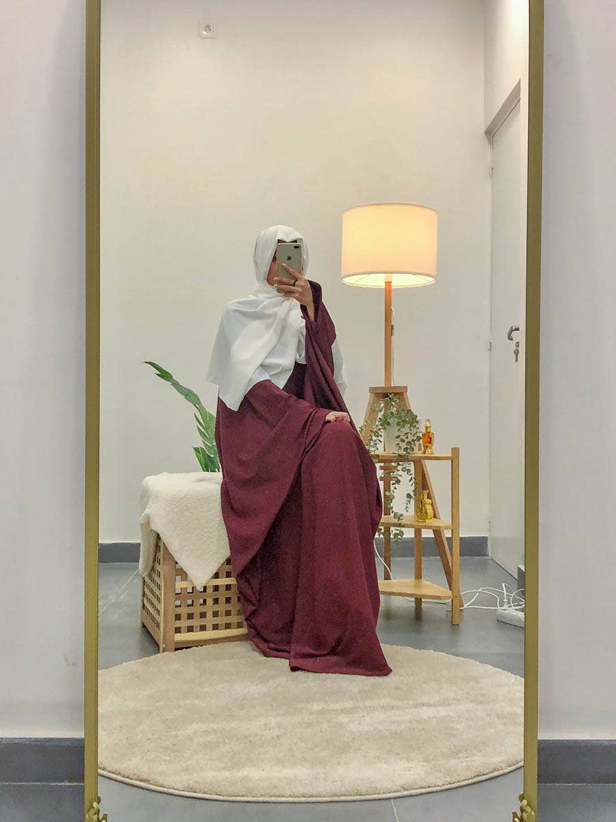 Abaya Amplia – Elegancia y Comodidad